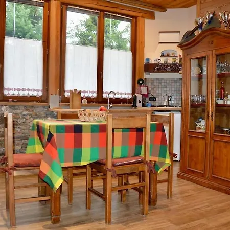 Apartment La Taverna Di Sauze-gestinghome *