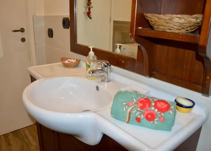 Apartment La Taverna Di Sauze-gestinghome